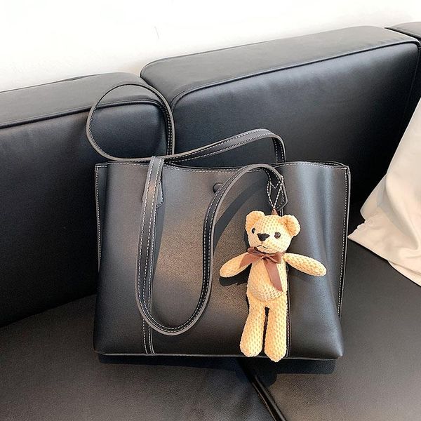 evening bags simple ladies shoulder bag solid color leather handbags cartoon bear ornaments large-capacity shopping
evening bags simple ladies shoulder bag solid color leather handbags cartoon bear ornaments large-capacity shopping