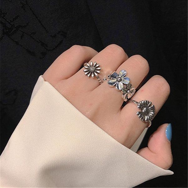 cluster rings huanzhi 2021 vintage hip hop tibetan silver daisy flower simple chain hollow metal opening for women men jewelry, Golden;silver
cluster rings huanzhi 2021 vintage hip hop tibetan silver daisy flower simple chain hollow metal opening for women men jewelry, Golden;silver