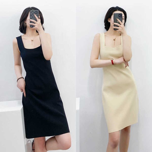 black cos2021 spring square neck sling short slim simple temperament fashion dress
black cos2021 spring square neck sling short slim simple temperament fashion dress