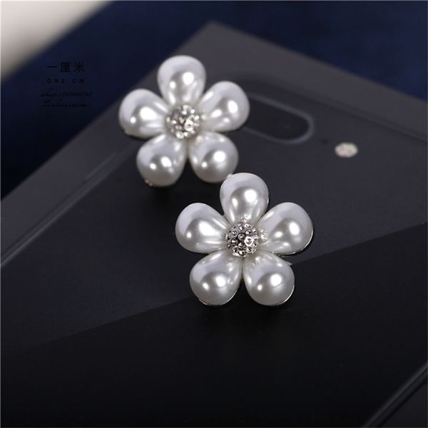 ren japan and south korea es fragrance s small daisy brooch pinexquisite pearl brooch anti light small button shirt collar pin shawl button, Gray
ren japan and south korea es fragrance s small daisy brooch pinexquisite pearl brooch anti light small button shirt collar pin shawl button, Gray