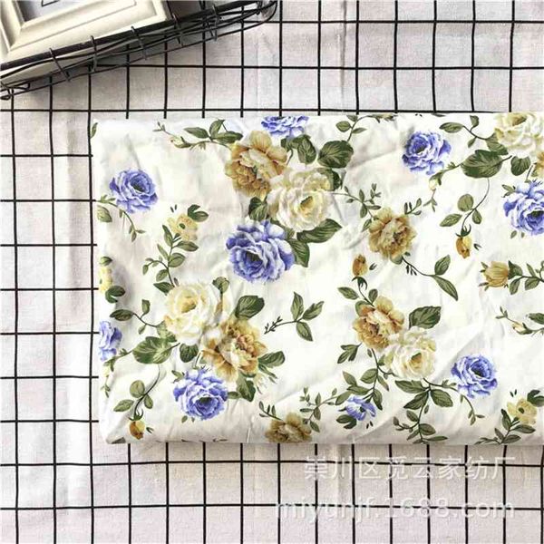 pure twill all cotton beige bottom blue purple rose bedding dress fabric, Black;white
pure twill all cotton beige bottom blue purple rose bedding dress fabric, Black;white