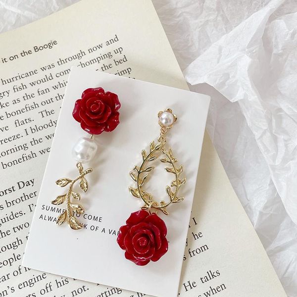 stud korean version of ins leaf red rose flower pearl asymmetric earrings female fashion design wedding reception mother's day gift, Golden;silver
stud korean version of ins leaf red rose flower pearl asymmetric earrings female fashion design wedding reception mother's day gift, Golden;silver