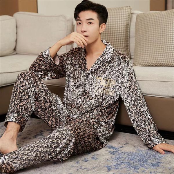 fashion letter golden velvet men sleepwear long sleeve lapel pajamas 2 piece set autumn winter male home wear wholesale, Black;brown
fashion letter golden velvet men sleepwear long sleeve lapel pajamas 2 piece set autumn winter male home wear wholesale, Black;brown