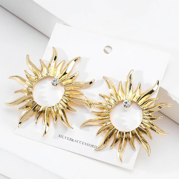 popular geometric irregular hollowed out small sun earrings inlaid with diamond simple luxury female earrings, Silver
popular geometric irregular hollowed out small sun earrings inlaid with diamond simple luxury female earrings, Silver