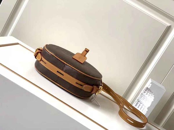 Europe 2021 women bags handbag Famous designer handbags Ladies handbag Fashion tote bag women's shop bags backpack d13, Black
Europe 2021 women bags handbag Famous designer handbags Ladies handbag Fashion tote bag women's shop bags backpack d13, Black