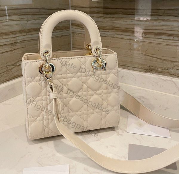luxurys designers bags lady bag shoulder 20cm messenger women totes fashion classic handbags printed crossbody clutc purse
luxurys designers bags lady bag shoulder 20cm messenger women totes fashion classic handbags printed crossbody clutc purse