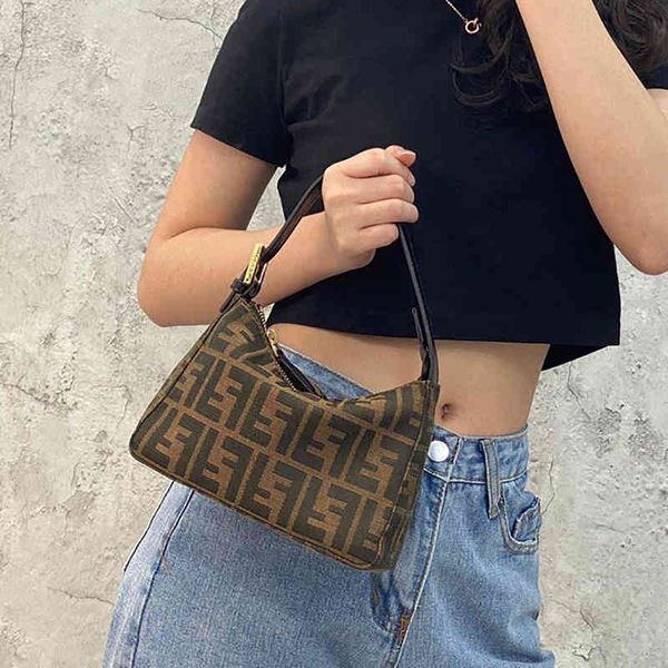 spring and summer new women's bags, lunch boxes, make-up dumplings, underarm canvas leather, fashionable one shoulder bagszly
spring and summer new women's bags, lunch boxes, make-up dumplings, underarm canvas leather, fashionable one shoulder bagszly