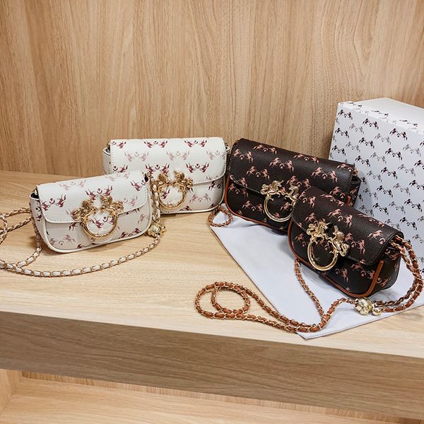 9/7 inch double horse printed womens bagpu hand bagnew design square bag with unicorn gold metal buckle decor
9/7 inch double horse printed womens bagpu hand bagnew design square bag with unicorn gold metal buckle decor