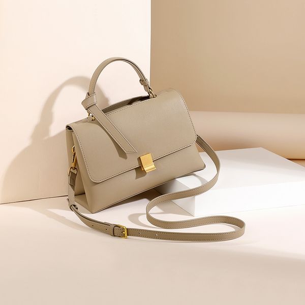 texture small 2021 new versatile single shoulder messenger women's fashion niche design handbag
texture small 2021 new versatile single shoulder messenger women's fashion niche design handbag