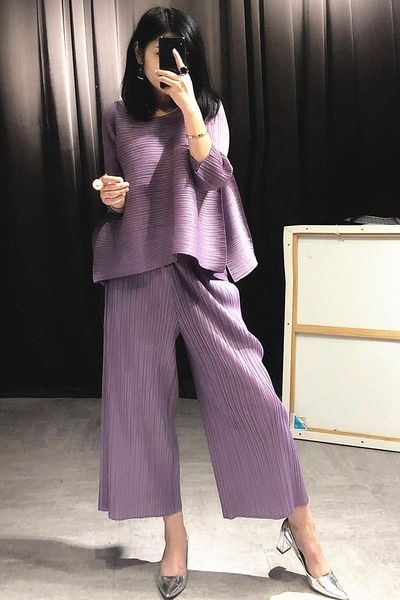 women's tracksuits sanzhai pleated organ suit 2021 summer slim style wide leg pants, Gray
women's tracksuits sanzhai pleated organ suit 2021 summer slim style wide leg pants, Gray