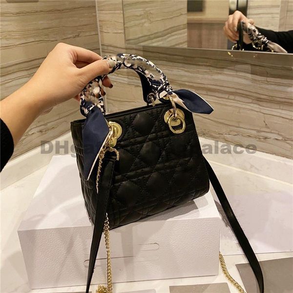 handbag designer handbags women luxurys designers bags 2021 deauville tote zhouzhoubao123 crossbody bag lady shoulder 17cm blac
handbag designer handbags women luxurys designers bags 2021 deauville tote zhouzhoubao123 crossbody bag lady shoulder 17cm blac