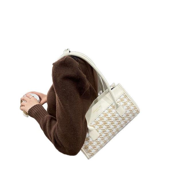 evening bags fashion handbag totes women pu leather plaid splicing travel shoulder underarm portable versatile handle brand designer
evening bags fashion handbag totes women pu leather plaid splicing travel shoulder underarm portable versatile handle brand designer