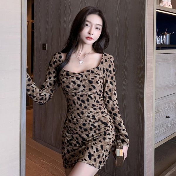 casual dresses clothes party led with velvet restoring ancient ways leopard grain render long-sleeved dress couture autumn 2021, Black;gray
casual dresses clothes party led with velvet restoring ancient ways leopard grain render long-sleeved dress couture autumn 2021, Black;gray