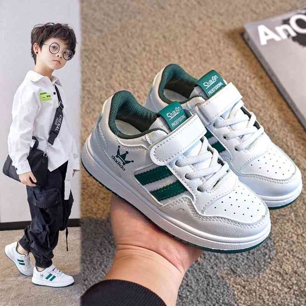 2020 spring and autumn new sports boys' casual fashion small white children's board girls' shoes, Black;red
2020 spring and autumn new sports boys' casual fashion small white children's board girls' shoes, Black;red