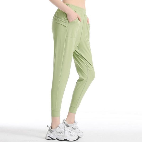 yoga outfit pants with pockets loose comfortable seamless sports running athletic trousers for women
yoga outfit pants with pockets loose comfortable seamless sports running athletic trousers for women