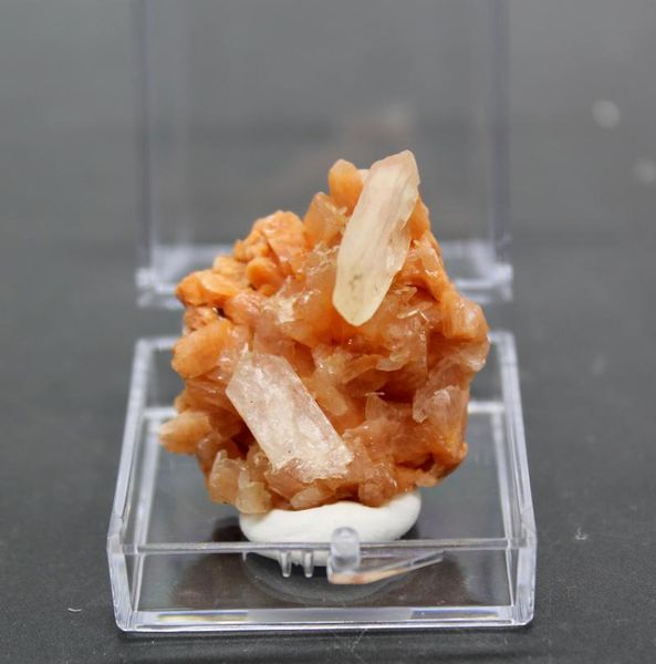 decorative objects & figurines 100% natural orange apophyllite crystal mineral specimen ore rock stones and crystals quartz box size 34mm
decorative objects & figurines 100% natural orange apophyllite crystal mineral specimen ore rock stones and crystals quartz box size 34mm