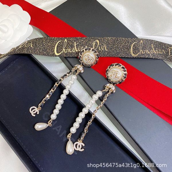 design wind feminine temperament long exaggerated small fragrance 21 years new fashion earrings show face thin earrings, Golden
design wind feminine temperament long exaggerated small fragrance 21 years new fashion earrings show face thin earrings, Golden
