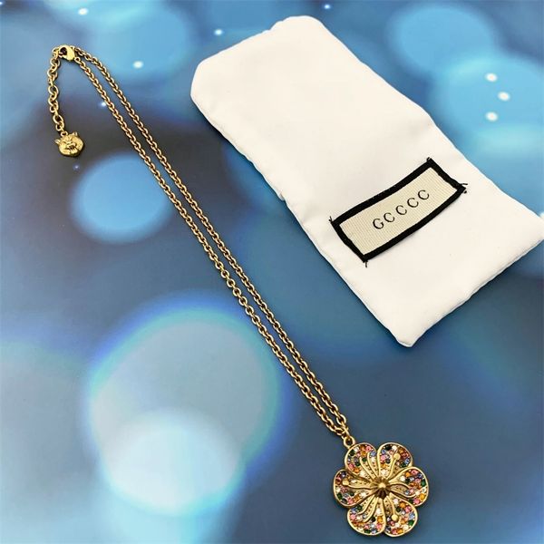 new colored brilliant diamonds flower earrings women's red earrings flower necklace bracelet, Golden;silver
new colored brilliant diamonds flower earrings women's red earrings flower necklace bracelet, Golden;silver