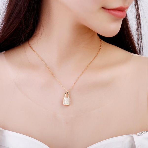 chokers luxurious lock big pendant short necklace for woman choker cubic zirconia adjustable crystal charms wedding party 2021, Golden;silver
chokers luxurious lock big pendant short necklace for woman choker cubic zirconia adjustable crystal charms wedding party 2021, Golden;silver