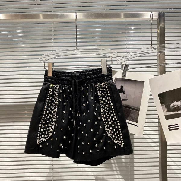 women's shorts 2021 autumn heavy industry manual gradient particle rhinestone beaded elastic waist three-point leather woman, White;black
women's shorts 2021 autumn heavy industry manual gradient particle rhinestone beaded elastic waist three-point leather woman, White;black