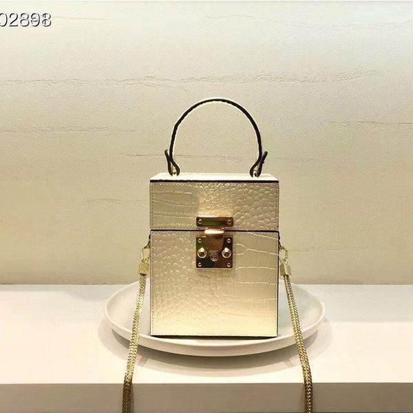 shoulder bags fashion crocodile grain leather party bag 2021 summer ladies mobile phone chain
shoulder bags fashion crocodile grain leather party bag 2021 summer ladies mobile phone chain