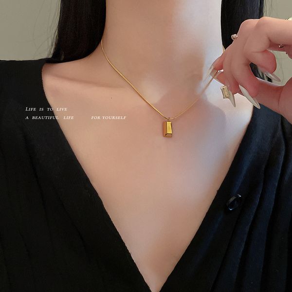 designer necklace luxury chain titanium steel small gold brick south korea trendy fashion metal personalized design sense net red clavicle n, Silver
designer necklace luxury chain titanium steel small gold brick south korea trendy fashion metal personalized design sense net red clavicle n, Silver