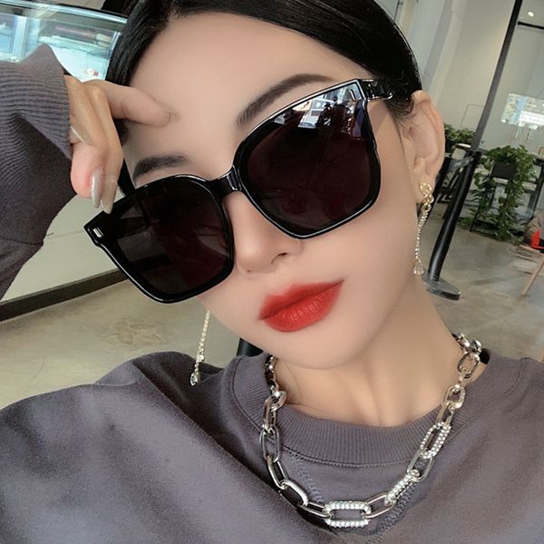 new fashion sunglasses for men and women with big frame celebrities the same trend, White;black
new fashion sunglasses for men and women with big frame celebrities the same trend, White;black