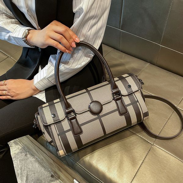 new handbags hong kong women's 2021 fashion leather lattice versatile portable shoulder bag factory direct sale
new handbags hong kong women's 2021 fashion leather lattice versatile portable shoulder bag factory direct sale