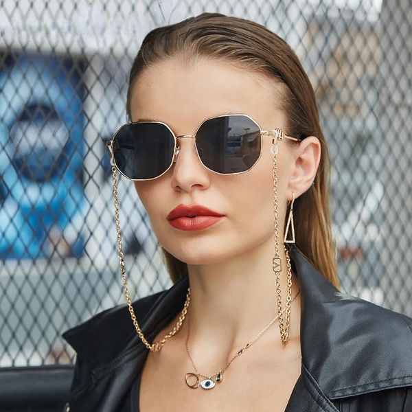 sunglasses fashion metal irregular with chain women 2021 channel trendy square sun glasses for female chic eyewear, White;black
sunglasses fashion metal irregular with chain women 2021 channel trendy square sun glasses for female chic eyewear, White;black