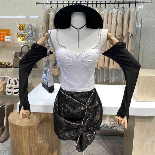 thin niche design heavy diamond cabresto with off the shoulder sleeve tight upper base, White
thin niche design heavy diamond cabresto with off the shoulder sleeve tight upper base, White