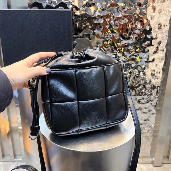 ladies fashion shoulder bag designer messenger bag genuine leather bucket bag coin purse handbag
ladies fashion shoulder bag designer messenger bag genuine leather bucket bag coin purse handbag