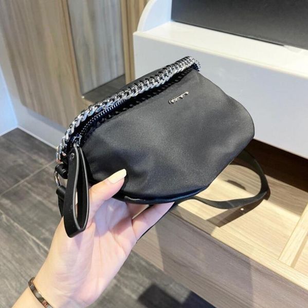 202 fashion women chest pack for men leather waist bags size23*14cm
202 fashion women chest pack for men leather waist bags size23*14cm