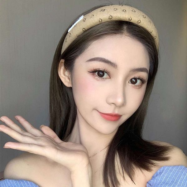 net red same bundle ostrich pattern temperament headband out fashion headdress wide edge face washing headband, Black;brown
net red same bundle ostrich pattern temperament headband out fashion headdress wide edge face washing headband, Black;brown