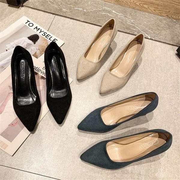 spring and autumn french small fragrance high heels women's thick heel pointed black net red wild girl single shoes dress
spring and autumn french small fragrance high heels women's thick heel pointed black net red wild girl single shoes dress