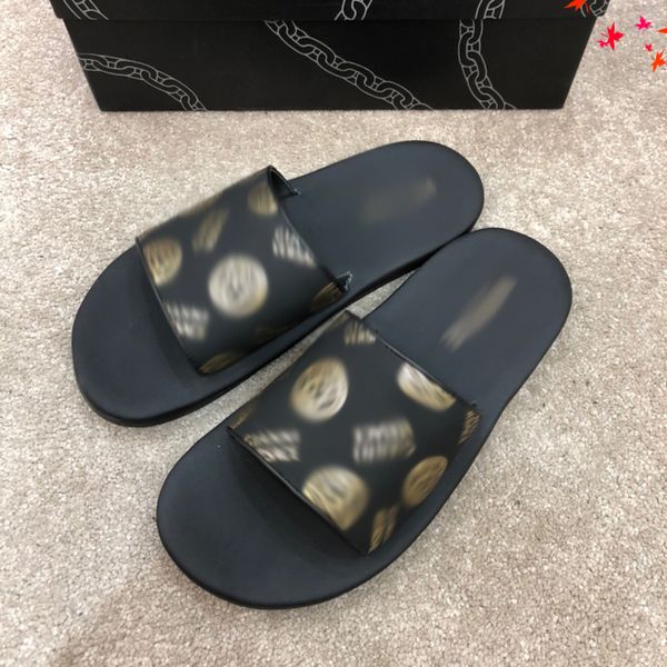 luxurys men slippers designer rubber slides sandal mens designers flat fashion shoes beach flip flops flower with box size 39-45 -g395, Black
luxurys men slippers designer rubber slides sandal mens designers flat fashion shoes beach flip flops flower with box size 39-45 -g395, Black