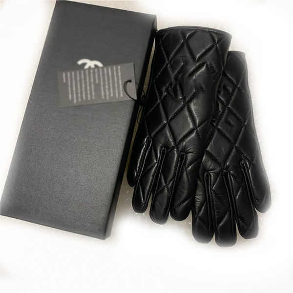 Fashionable women' leather gloves and wool touch screen rabbit skin cold resistant and warm skin five-finger 100% leather gloves, Blue;gray
Fashionable women' leather gloves and wool touch screen rabbit skin cold resistant and warm skin five-finger 100% leather gloves, Blue;gray