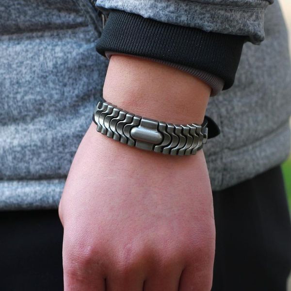 charm bracelets men's exotic cross-border supply alloy simple atmosphere leather accessories fashion personality trend, Golden;silver
charm bracelets men's exotic cross-border supply alloy simple atmosphere leather accessories fashion personality trend, Golden;silver