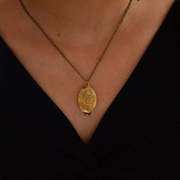pendant necklaces 2021 creative retractable gold necklace po locket multi-layer box openable, Silver
pendant necklaces 2021 creative retractable gold necklace po locket multi-layer box openable, Silver