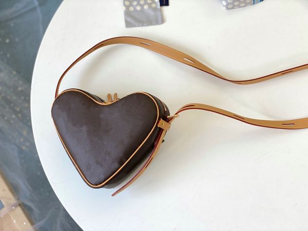 mona_bag game on coeur bag mini red heart handbag designers luxurys bags handbags shoulder evening purses crossbody purse wallet m45149
mona_bag game on coeur bag mini red heart handbag designers luxurys bags handbags shoulder evening purses crossbody purse wallet m45149
