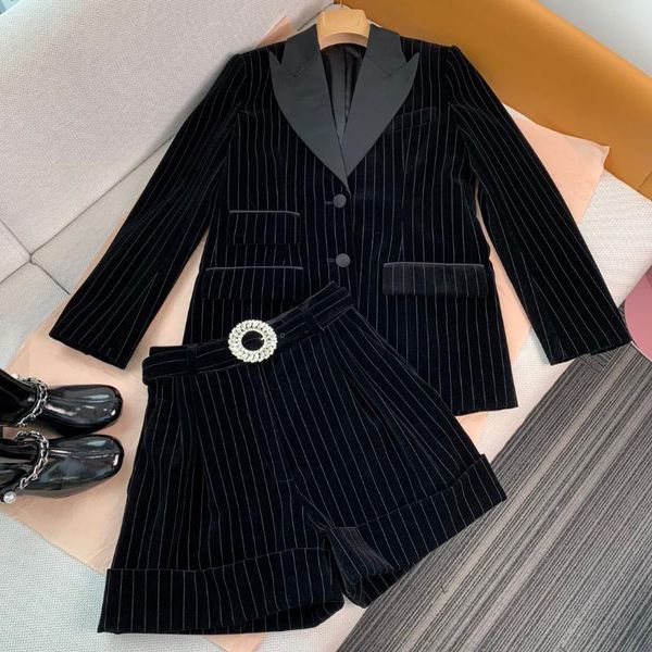 women's tracksuits 2021 women fashion striped suit long-sleeved velvet jacket + shorts 2-piece set 0923, Gray
women's tracksuits 2021 women fashion striped suit long-sleeved velvet jacket + shorts 2-piece set 0923, Gray