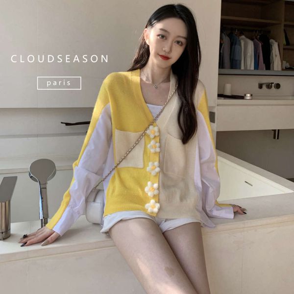 net red floret simple stitching knitted cardigan autumn sweater coat women, White;black
net red floret simple stitching knitted cardigan autumn sweater coat women, White;black