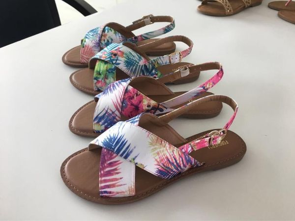 sandals fashion summer coconut tree pattern hawaiian style women's shoes xgz6, Black
sandals fashion summer coconut tree pattern hawaiian style women's shoes xgz6, Black