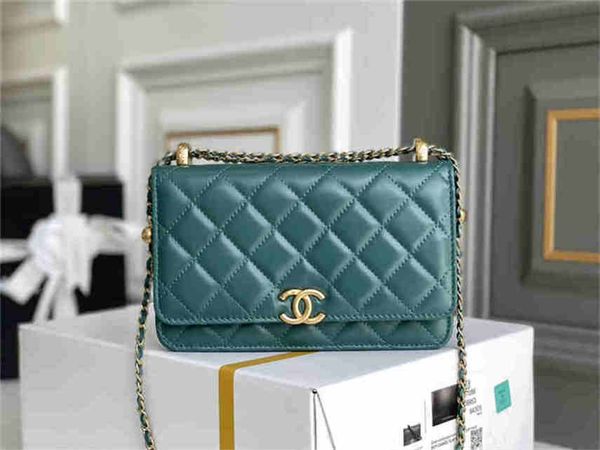 chanel brand luxury designer fashion women's shoulder bag leather flap clutch series 19 big 30 cm sheepskin purse with gold chain
chanel brand luxury designer fashion women's shoulder bag leather flap clutch series 19 big 30 cm sheepskin purse with gold chain