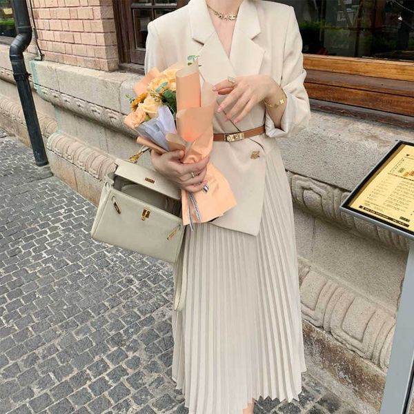 2021 oriental star early autumn suit coat drs solid color lapel skirt female, Black;gray
2021 oriental star early autumn suit coat drs solid color lapel skirt female, Black;gray