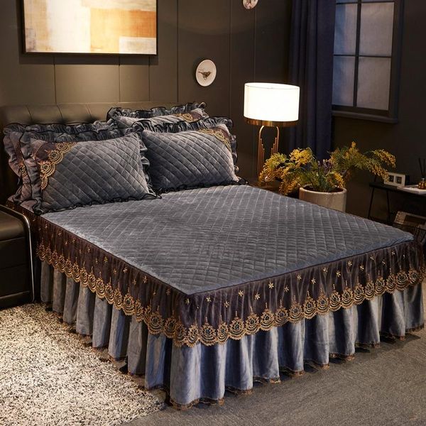bedding sets rhinestone velvet bed skirt flannel mattress cover european coral bedspread three-piece suit
bedding sets rhinestone velvet bed skirt flannel mattress cover european coral bedspread three-piece suit