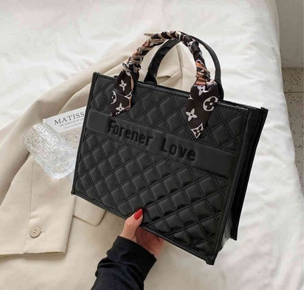 2022 factory wholesale new fashion lingge handbag summer commuting temperament women's bag large capacity fashionable foreign style tot
2022 factory wholesale new fashion lingge handbag summer commuting temperament women's bag large capacity fashionable foreign style tot