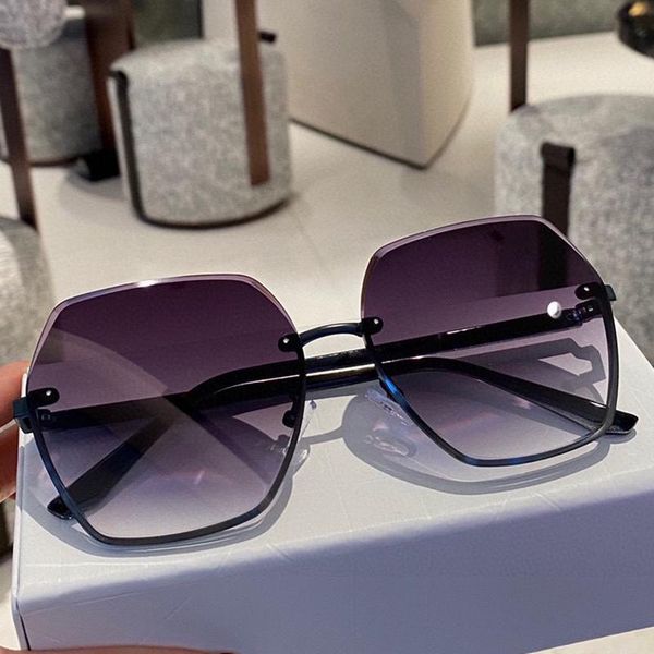 sunglasses 2021 trend rimless cut edge gradient women's fashion designer eyewear driving polarized glasses, White;black
sunglasses 2021 trend rimless cut edge gradient women's fashion designer eyewear driving polarized glasses, White;black