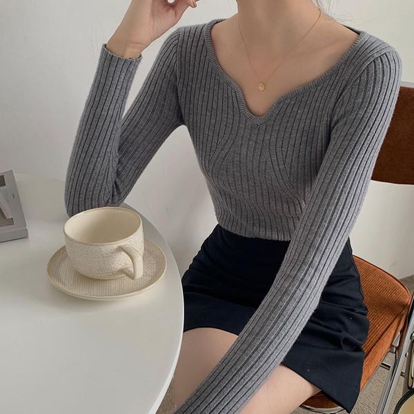 women's polos 2021 autumn and winter fishbone bottoming short inner wear white french style v-neck sweater top
women's polos 2021 autumn and winter fishbone bottoming short inner wear white french style v-neck sweater top