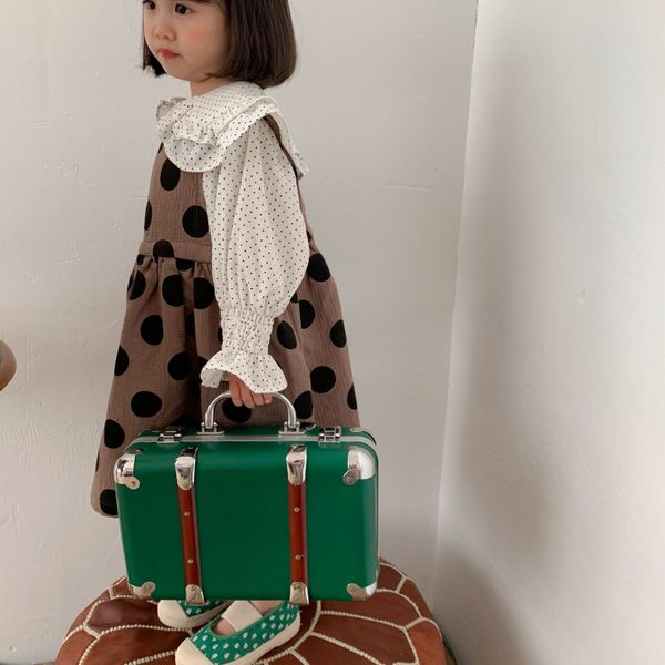 spring girls cute dot turn-down collar shirts kids cotton loose long sleeve clothings 210508, White;black
spring girls cute dot turn-down collar shirts kids cotton loose long sleeve clothings 210508, White;black