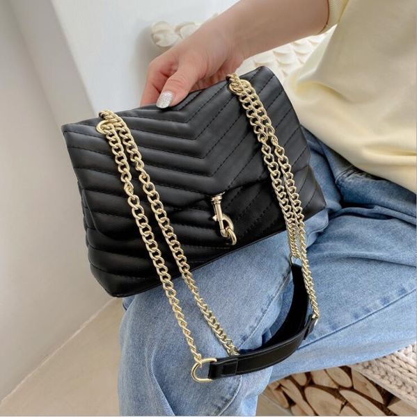 high-quality woman lingge bag fashion luxury designer european and american style handbag diamond shoulder crossbody bags, Black;red
high-quality woman lingge bag fashion luxury designer european and american style handbag diamond shoulder crossbody bags, Black;red
